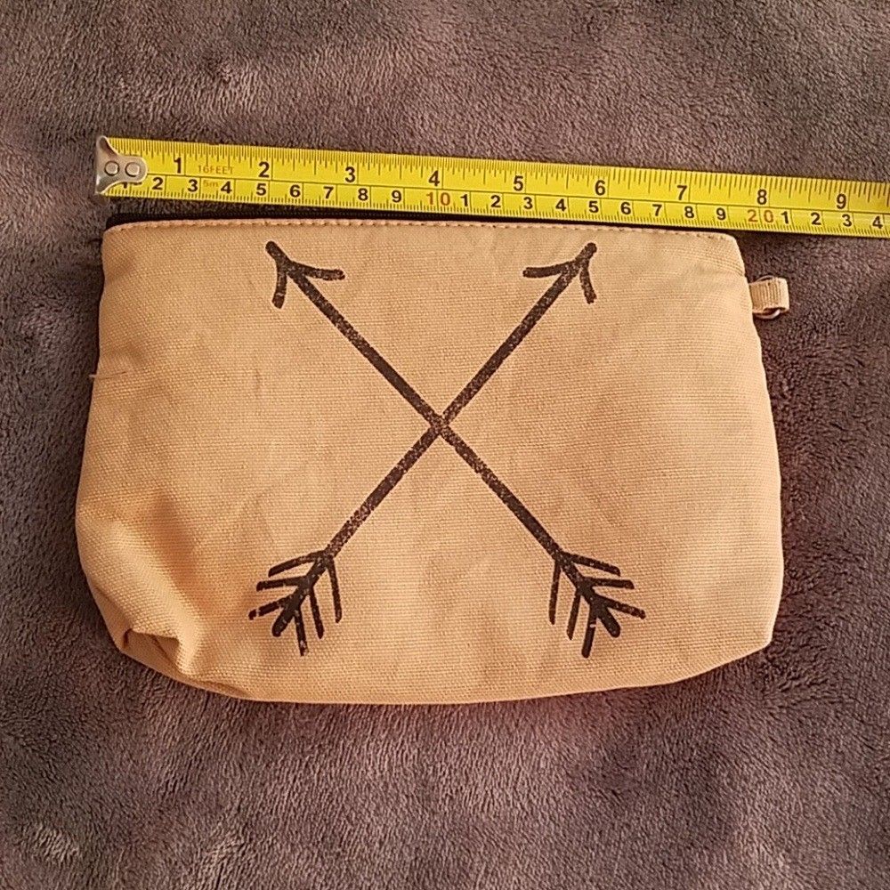 THIRTY-ONE Arrow Zipper Pouch Makeup Bag NWT